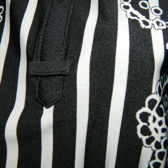 2 for/ $40 Nygard Half Button Up Black Paisley Striped Tunic Size Small - Picture 15 of 16
